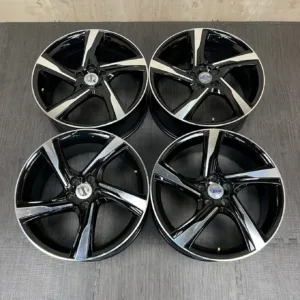 中古 ボルボ ホイール 19×8.0J PCD 5x108 ET49 #0082AD030926の実物写真(1枚目)