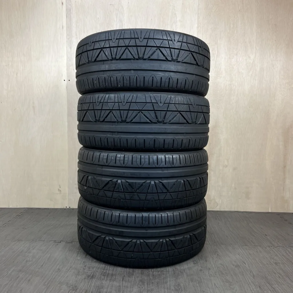 中古 NITTO INVO サマータイヤ 255/40R19 #0170AT010926の実物写真（1枚目）