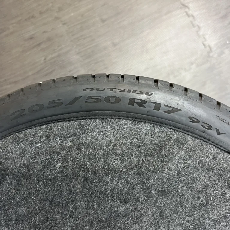 PIRELLI CINTURATO P7 Tyre 205/50 R17 Item number 0263AT020926