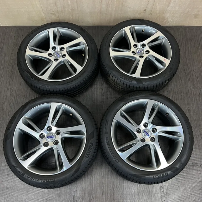 中古 ボルボ V40 ホイール 17×7.0J PCD 5x108 ET52.5 #0263AD030926の実物写真（1枚目）