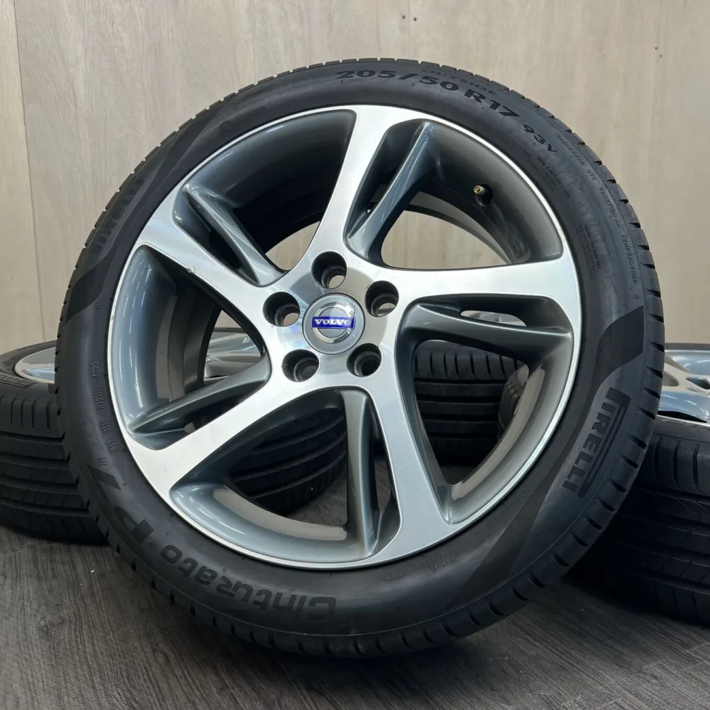 PIRELLI CINTURATO P7 VOLVO V40 Tyre and wheel set 205/50 R17 Item number 0263AS040926