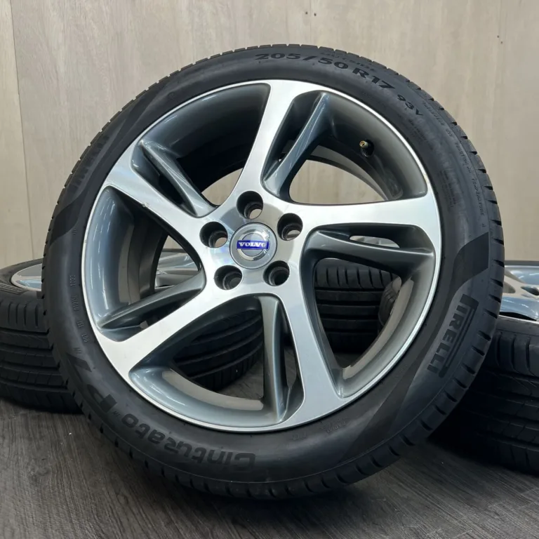 PIRELLI CINTURATO P7 VOLVO V40 Tyre and wheel set 205/50 R17 Item number 0263AS040926