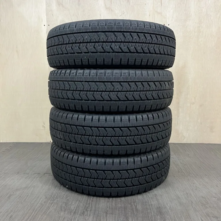 BRIDGESTONE BLIZZAK W989 Шина 215/70 R15 артикул 0510AT010926