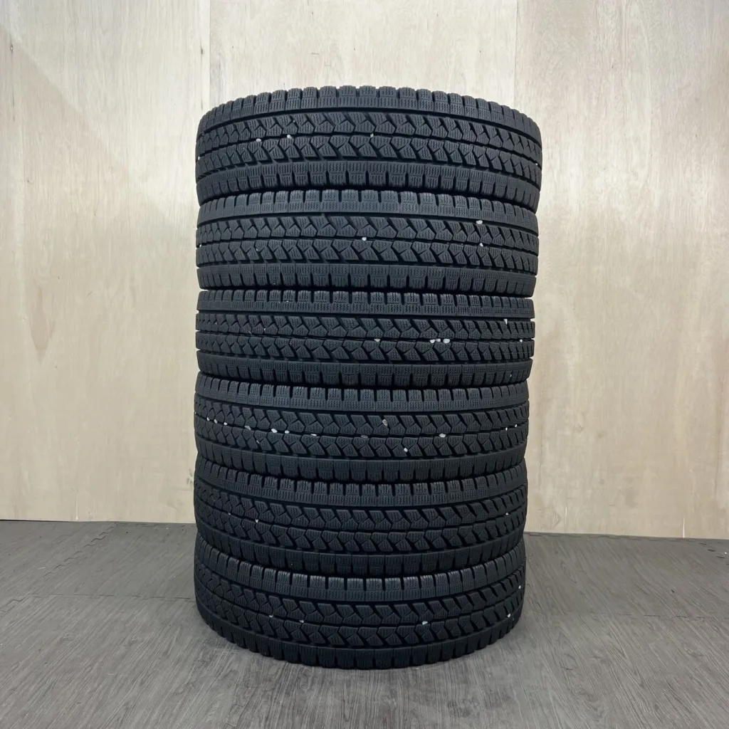 BRIDGESTONE BLIZZAK W979 Шина 205/80 R17.5 артикул 0259AT020926
