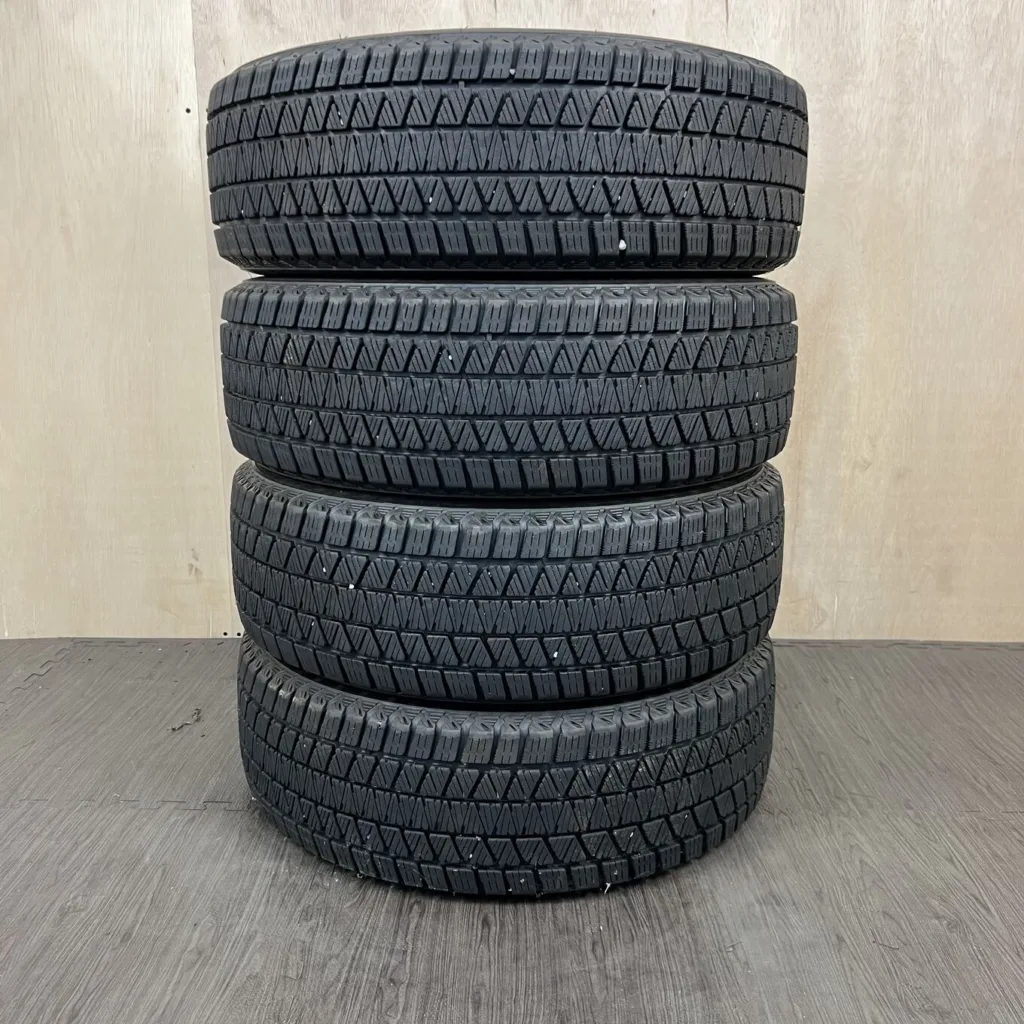 中古 BRIDGESTONE BLIZZAK DM-V3 冬用タイヤ 225/65R17 #0485AT000926の実物写真（1枚目）