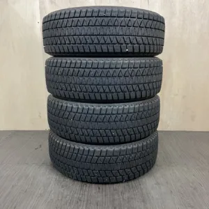 中古 BRIDGESTONE BLIZZAK DM-V3 冬用タイヤ 225/65R17 #0485AT000926の実物写真（1枚目）