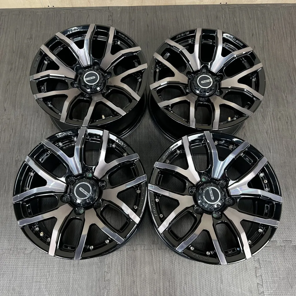 中古 RAYS DAYTONA FDX-F6 ホイール 17×8.0J PCD 6x139.7 ET20 #0273AD050926の実物写真（1枚目）