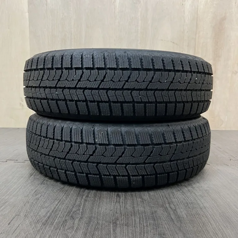 中古 TOYO OBSERVE GIZ2 冬用タイヤ 165/65R15 #0505AT010926の実物写真（1枚目）