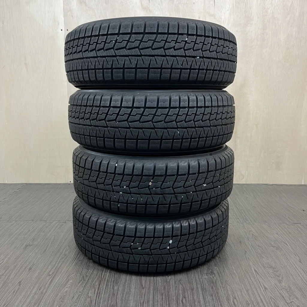 中古 YOKOHAMA ICE GUARD IG70 冬用タイヤ 185/60R15 #83T40426の実物写真（1枚目）