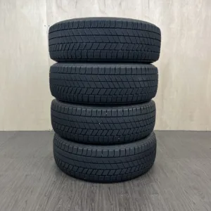 中古 BRIDGESTONE BLIZZAK VRX3 冬用タイヤ 195/60R16 #96T40426の実物写真(1枚目)