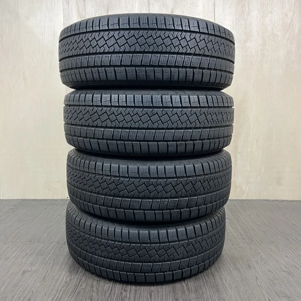 中古 PIRELLY ICE ZERO ASIMMETRICO 冬用タイヤ 205/60R16 #98T40426の実物写真（1枚目）