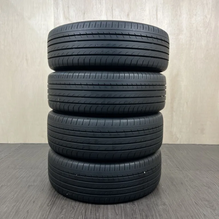 中古 YOKOHAMA BLUEARTH RV RV03 サマータイヤ 195/60R16 #116T40426の実物写真（1枚目）