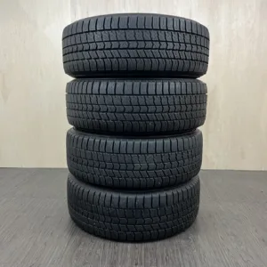 中古 GOODYEAR ICE NAVI 8 冬用タイヤ 215/60R16 #117T40426の実物写真(1枚目)