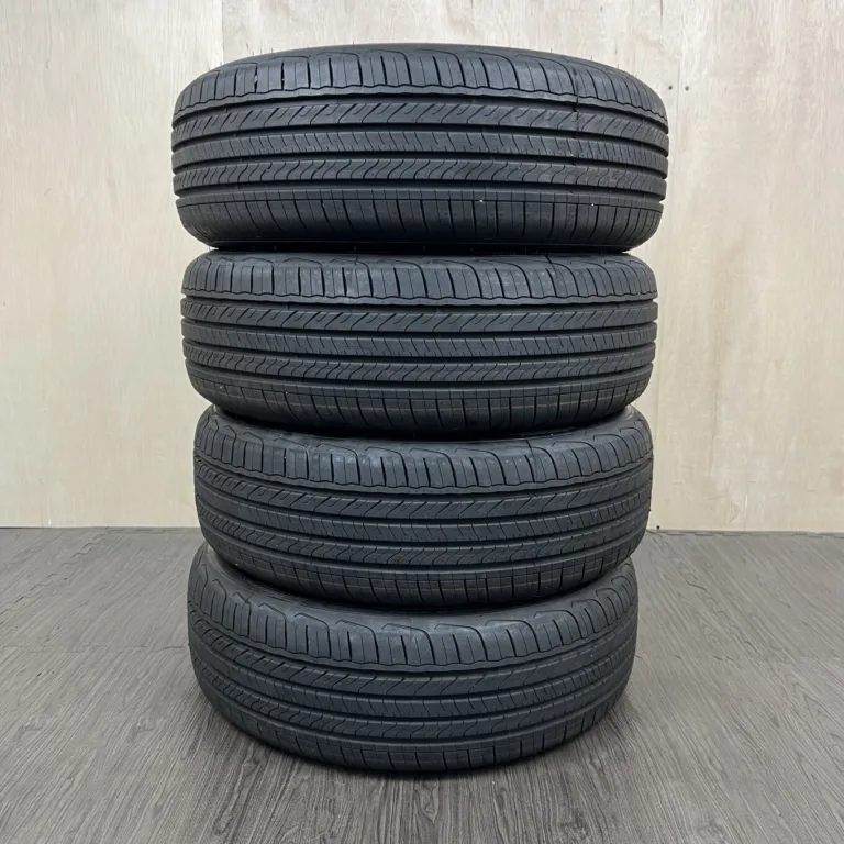 中古 GOODYEAR ASSURANCE TRIPLE MAX2 サマータイヤ 195/60R16 #119T40426の実物写真（1枚目）