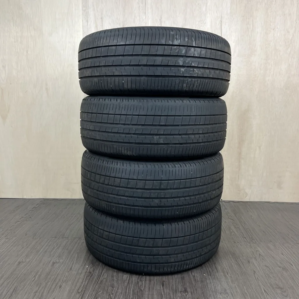 中古 DUNLOP VEURO VE304 サマータイヤ 215/50R17 #122T40426の実物写真（1枚目）