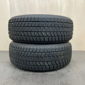 中古 BRIDGESTONE BLIZZAK DM-V3 冬用タイヤ 235/55R19 #0159AT020926の実物写真(1枚目)