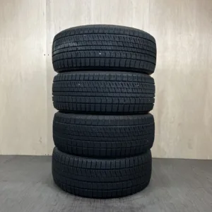 中古 BRIDGESTONE BLIZZAK VRX2 冬用タイヤ 225/50R18 #0150AT010926の実物写真（1枚目）