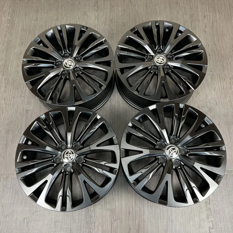 中古 トヨタ YARIS CROSS ホイール 18×7.0J PCD 5x114.3 ET50 #0039AD050926の実物写真（1枚目）