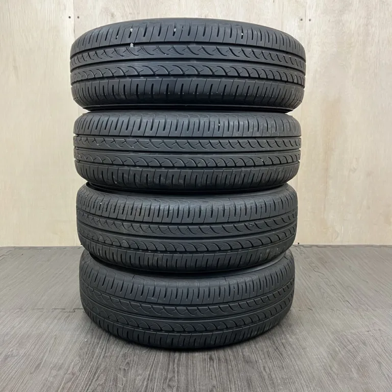 中古 YOKOHAMA BLUEARTH サマータイヤ 175/65R15 #0319AT000926の実物写真（1枚目）