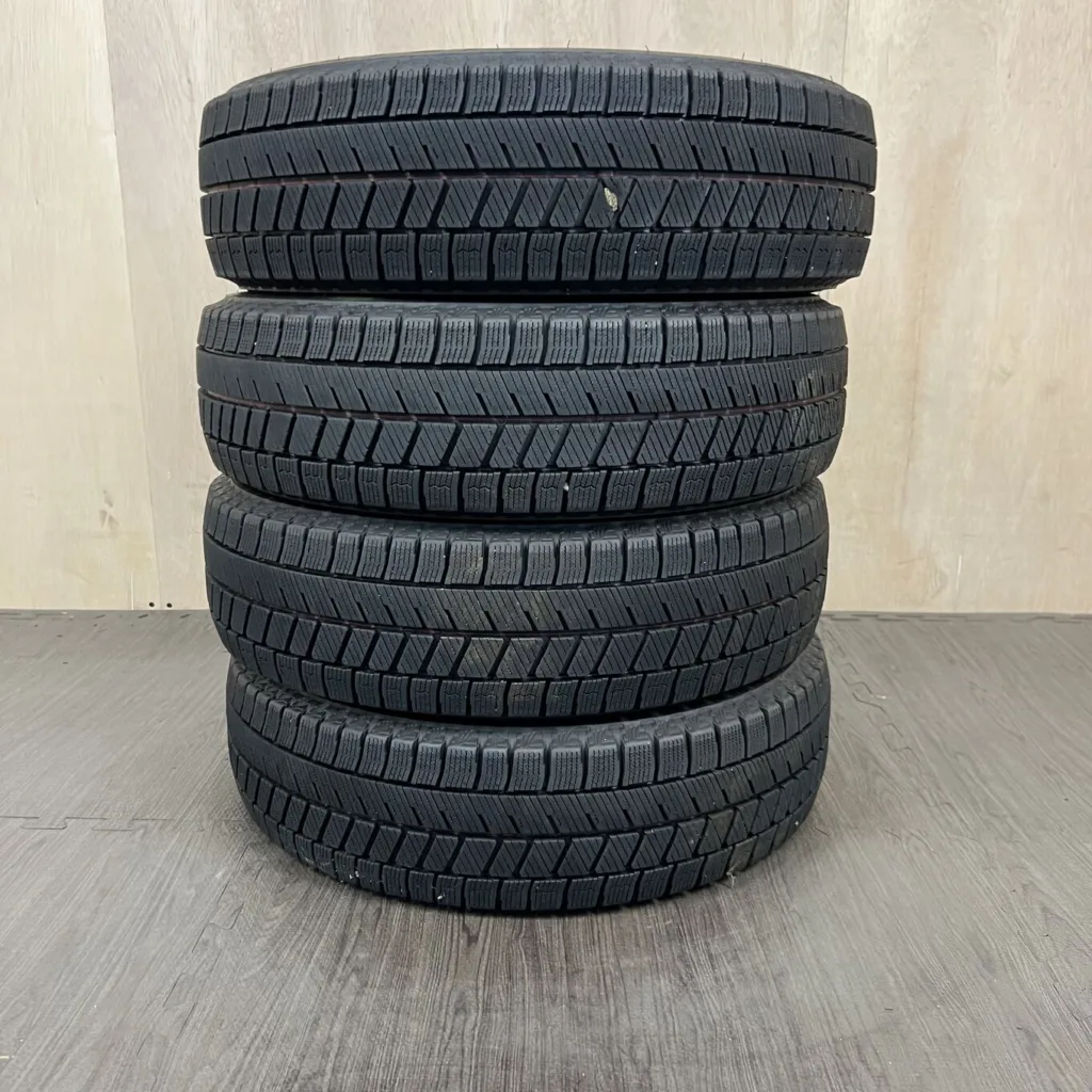 中古 BRIDGESTONE BLIZZAK VRX3 冬用タイヤ 155/65R14 #0104AT010926の実物写真（1枚目）
