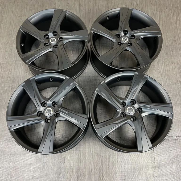 中古 ボルボ ホイール 19×8.0J PCD 5x108 ET55 #0043AD050926の実物写真（1枚目）