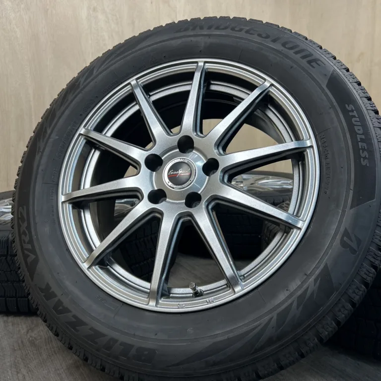 中古 BRIDGESTONE BLIZZAK VRX2 + MANARAY SPORT EUROSPEED MX-01 タイヤ・ホイールセット 225/60R17 · 17×7.0J PCD 5x114.3 ET23 #0501AS000926の実物写真（1枚目）