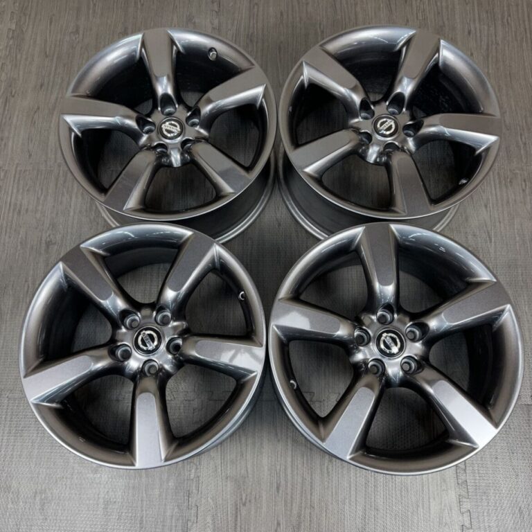 中古 日産 FAIRLADYZ 350Z ホイール 18×8.0J PCD 5x114.3 ET30 · 後輪 8.5J ET33 #001AD050826の実物写真（1枚目）