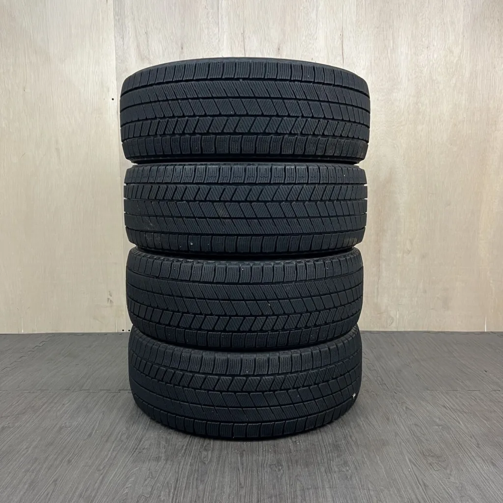 中古 BRIDGESTONE BLIZZAK VRX3 冬用タイヤ 225/45R18 #0454AT000926の実物写真（1枚目）