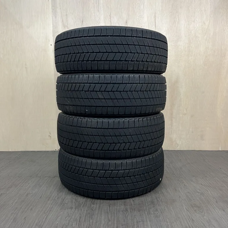 中古 BRIDGESTONE BLIZZAK VRX3 冬用タイヤ 225/45R18 #0454AT000926の実物写真（1枚目）
