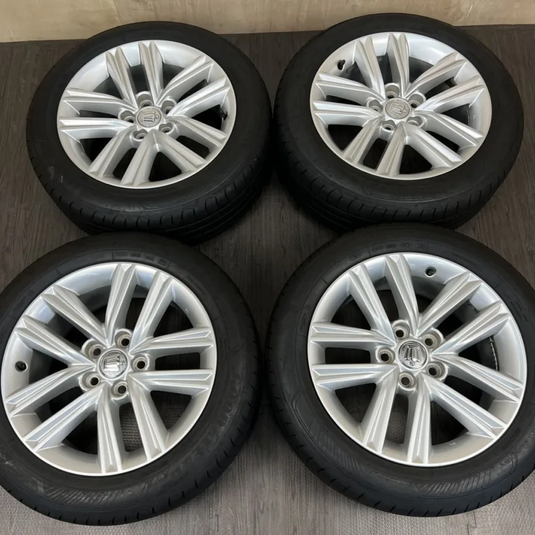 中古 トヨタ CROWN ホイール 17×7.5J PCD 5x114.3 ET40 #0329AD000926の実物写真（1枚目）