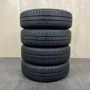 中古 MICHELIN ENERGY SAVER 4 サマータイヤ 175/65R15 #0516AT000926の実物写真(1枚目)