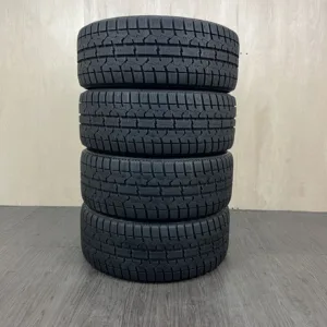 中古 TOYO OBSERVE GIZ 冬用タイヤ 225/45R17 #202T010426の実物写真(1枚目)