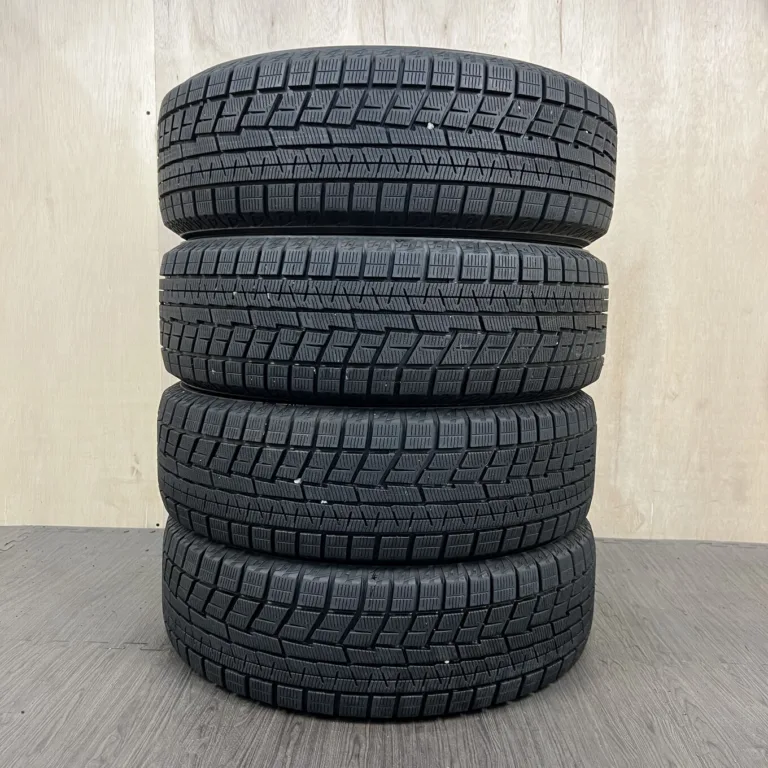 中古 YOKOHAMA ICE GUARD IG60 冬用タイヤ 215/60R17 #0015AT001026の実物写真（1枚目）
