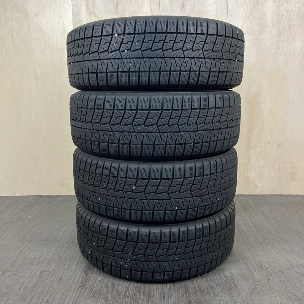 中古 YOKOHAMA ICE GUARD IG70 冬用タイヤ 215/50R18 #0285AT010926の実物写真（1枚目）