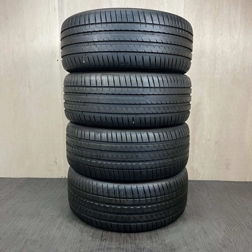 中古 MICHELIN PILOT SPORT 4 SUV サマータイヤ 275/45R20 #0161AT040926の実物写真（1枚目）