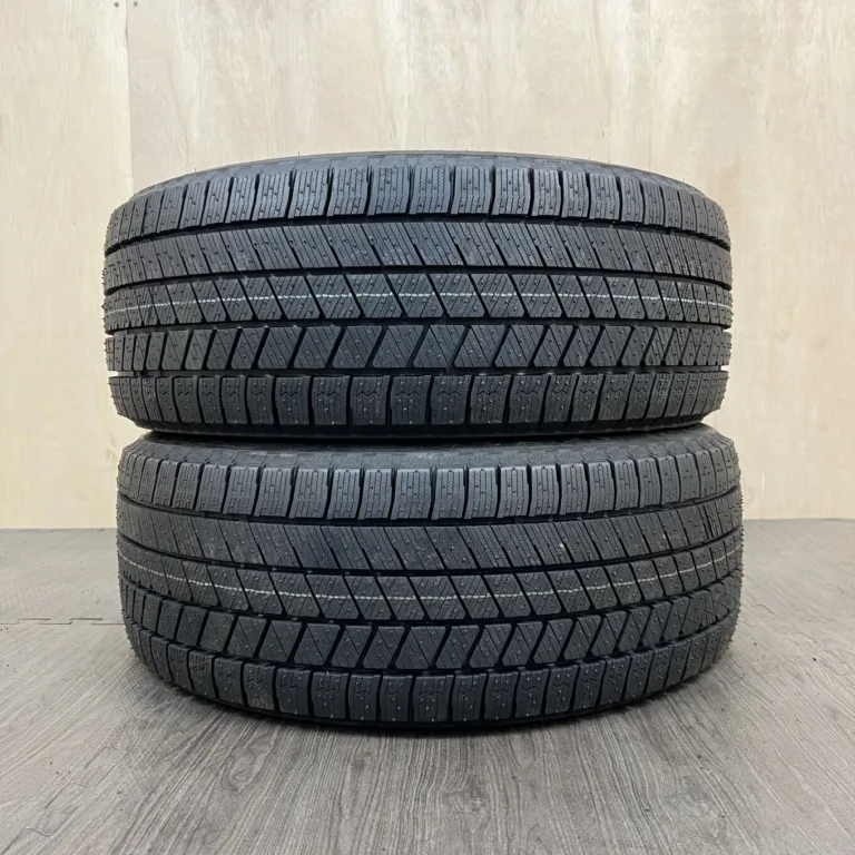 新品 BRIDGESTONE BLIZZAK VRX3 冬用タイヤ 205/50R17 #0474AT000926の実物写真（1枚目）
