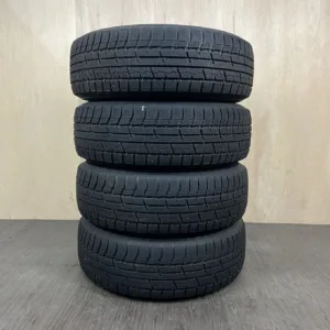 中古 TOYO WINTER TRANPATH TX 冬用タイヤ 215/70R16 #0338AT000926の実物写真(1枚目)
