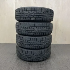 中古 DUNLOP WINTERMAXX 03 冬用タイヤ 185/65R15 #0272AT0926の実物写真（1枚目）
