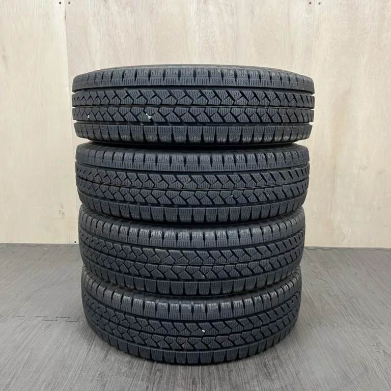 中古 BRIDGESTONE BLIZZAK VL1 冬用タイヤ 165/80R13 #0174AT010926の実物写真（1枚目）