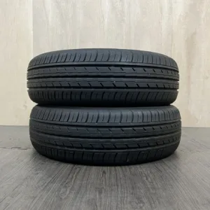 中古 YOKOHAMA BLUEARTH ES32 サマータイヤ 175/60R16 #0467AT000926の実物写真（1枚目）