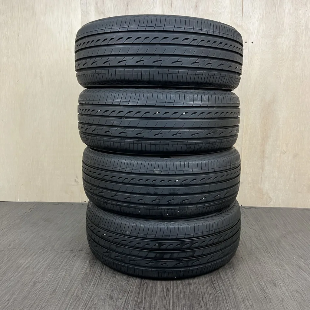 中古 BRIDGESTONE REGNO GR-XIII サマータイヤ 225/45R18 #0443AT000926の実物写真（1枚目）
