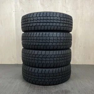 中古 DUNLOP WINTER MAXX WM02 冬用タイヤ 185/65R15 #0114AT010926の実物写真（1枚目）