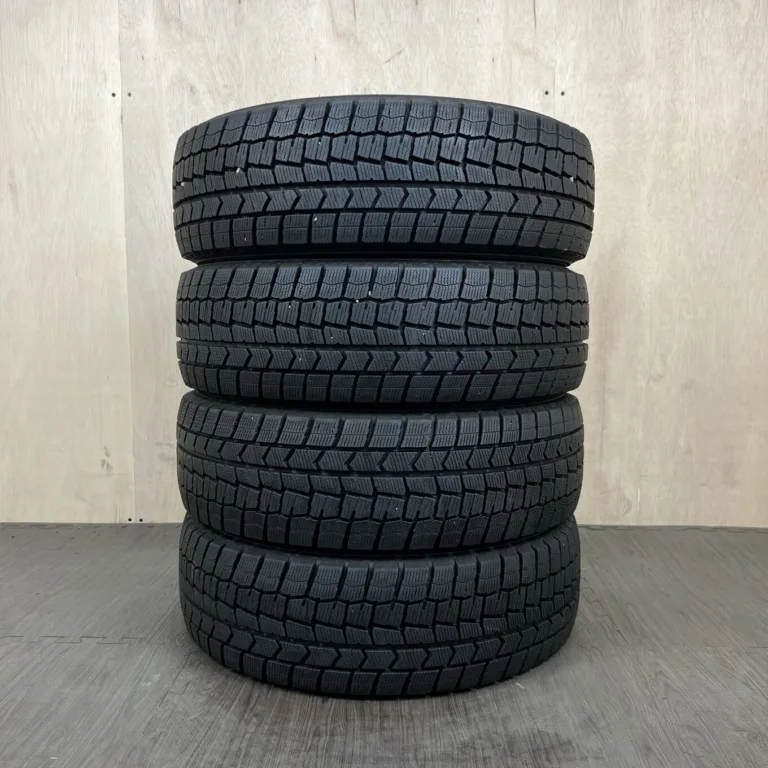 中古 DUNLOP WINTER MAXX WM02 冬用タイヤ 185/65R15 #0114AT010926の実物写真（1枚目）