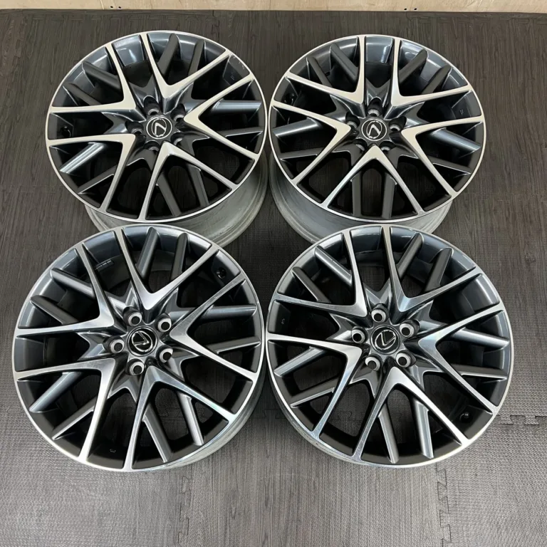 中古 レクサス RC350 F SPORT ホイール 19×8.0J PCD 5x114.3 ET45 · 後輪 9.0J ET60 #0379AD000926の実物写真（1枚目）