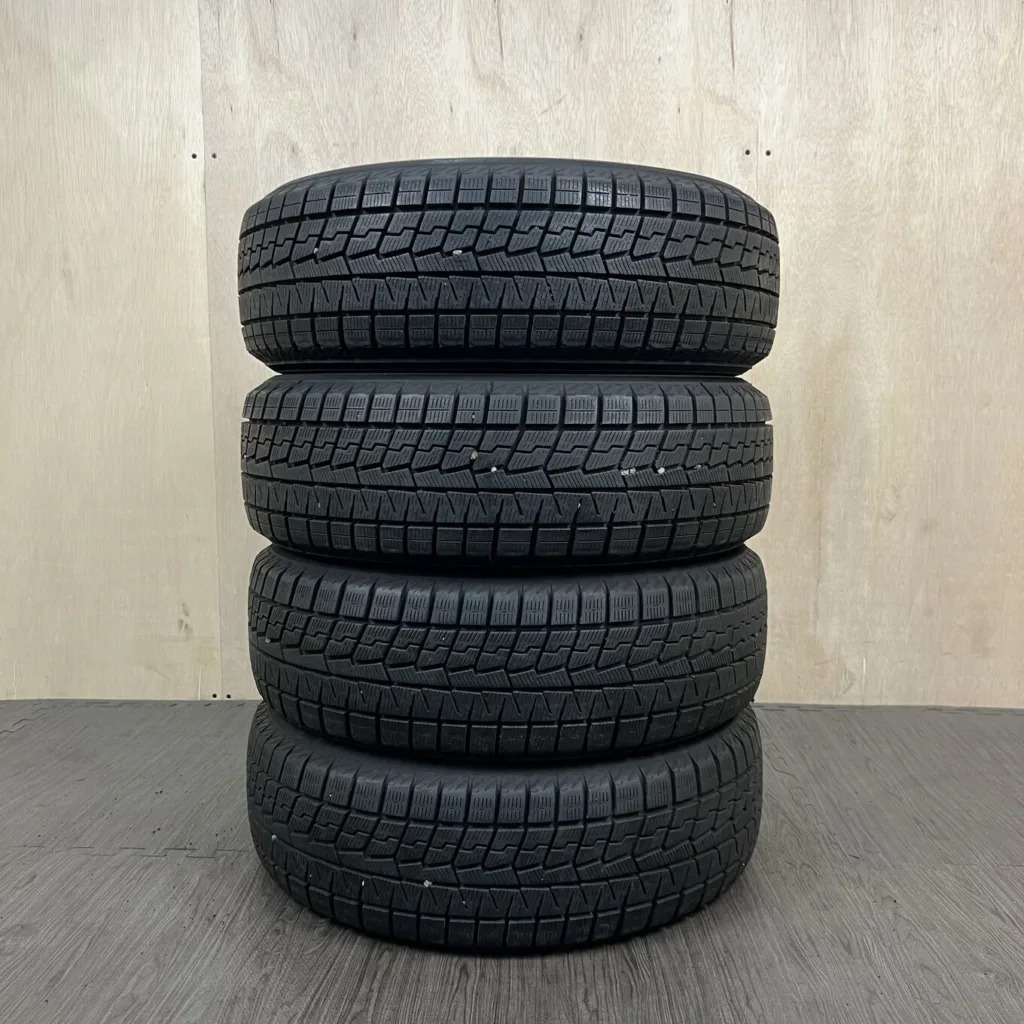中古 YOKOHAMA ICE GUARD IG70 冬用タイヤ 185/60R15 #0464AT000926の実物写真（1枚目）