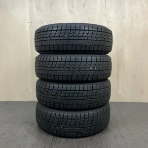 中古 YOKOHAMA ICE GUARD IG70 冬用タイヤ 185/60R15 #0464AT000926の実物写真(1枚目)
