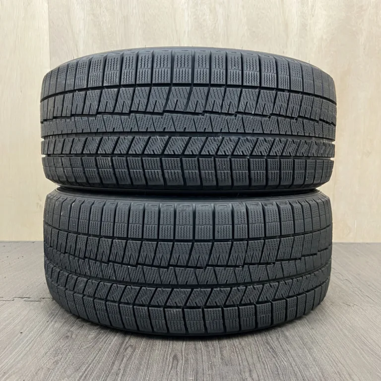 中古 DUNLOP WINTER MAXX WM03 冬用タイヤ 235/45R18 #0070AT001026の実物写真（1枚目）