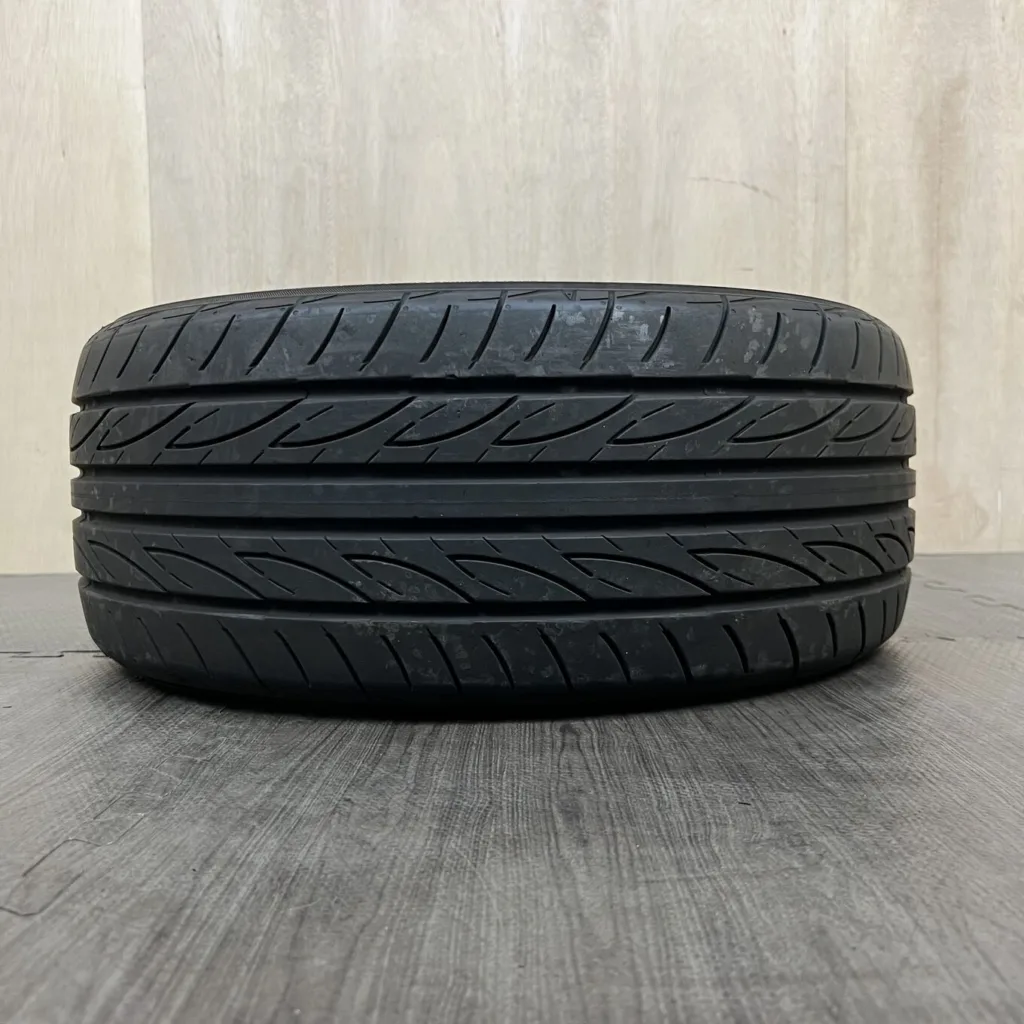 中古 YOKOHAMA ADVAN FLEVA サマータイヤ 225/40R18 #0357AT000926の実物写真（1枚目）