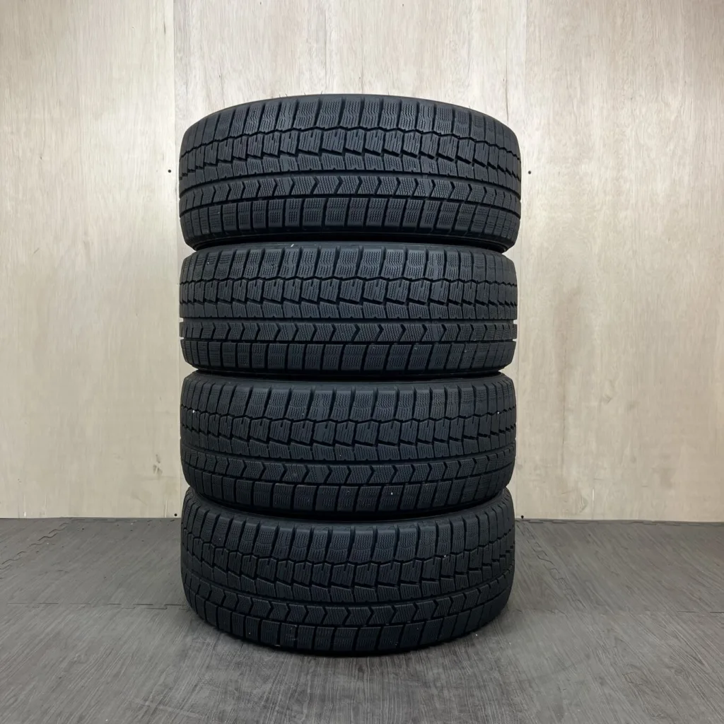 中古 DUNLOP WINTER MAXX WM02 冬用タイヤ 225/45R18 #0184AT010926の実物写真（1枚目）
