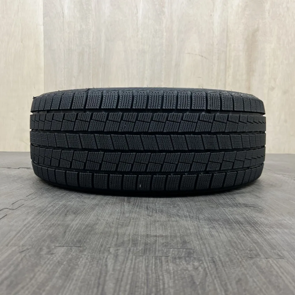 中古 ZEETEX WP2000 冬用タイヤ 215/45R17 #0363AT000926の実物写真（1枚目）
